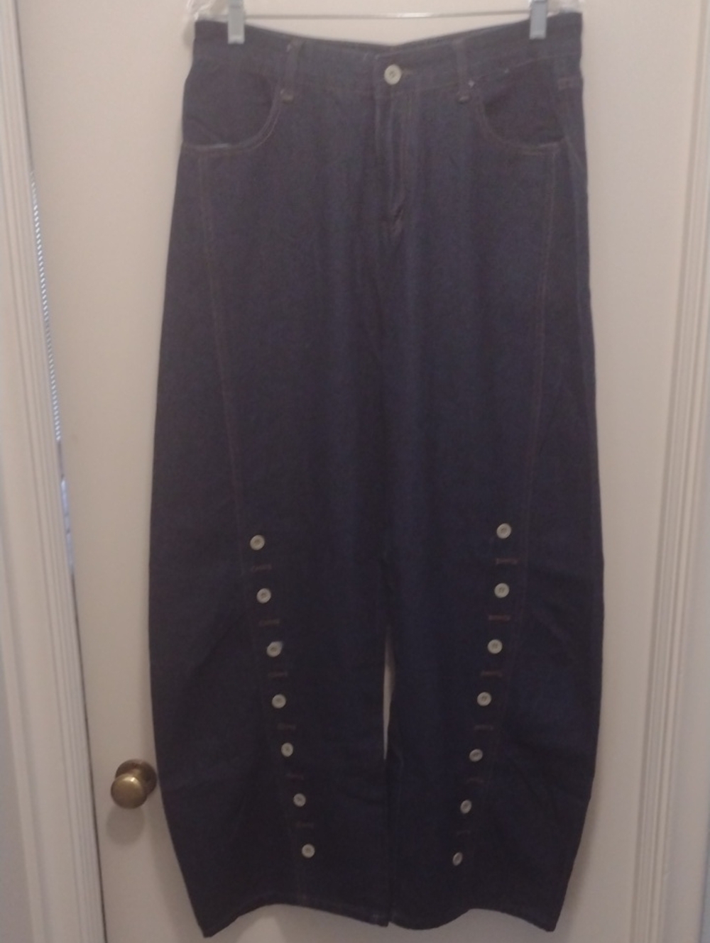 Micas Women's Dark Blue Wide Leg Button-Accent Jeans (J1031)